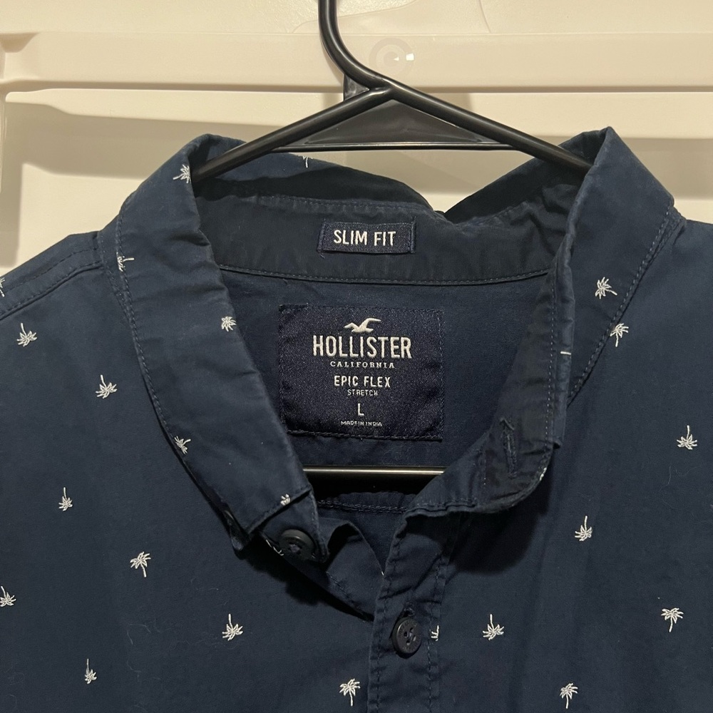 Hollister Button Up - Picture 3 of 3